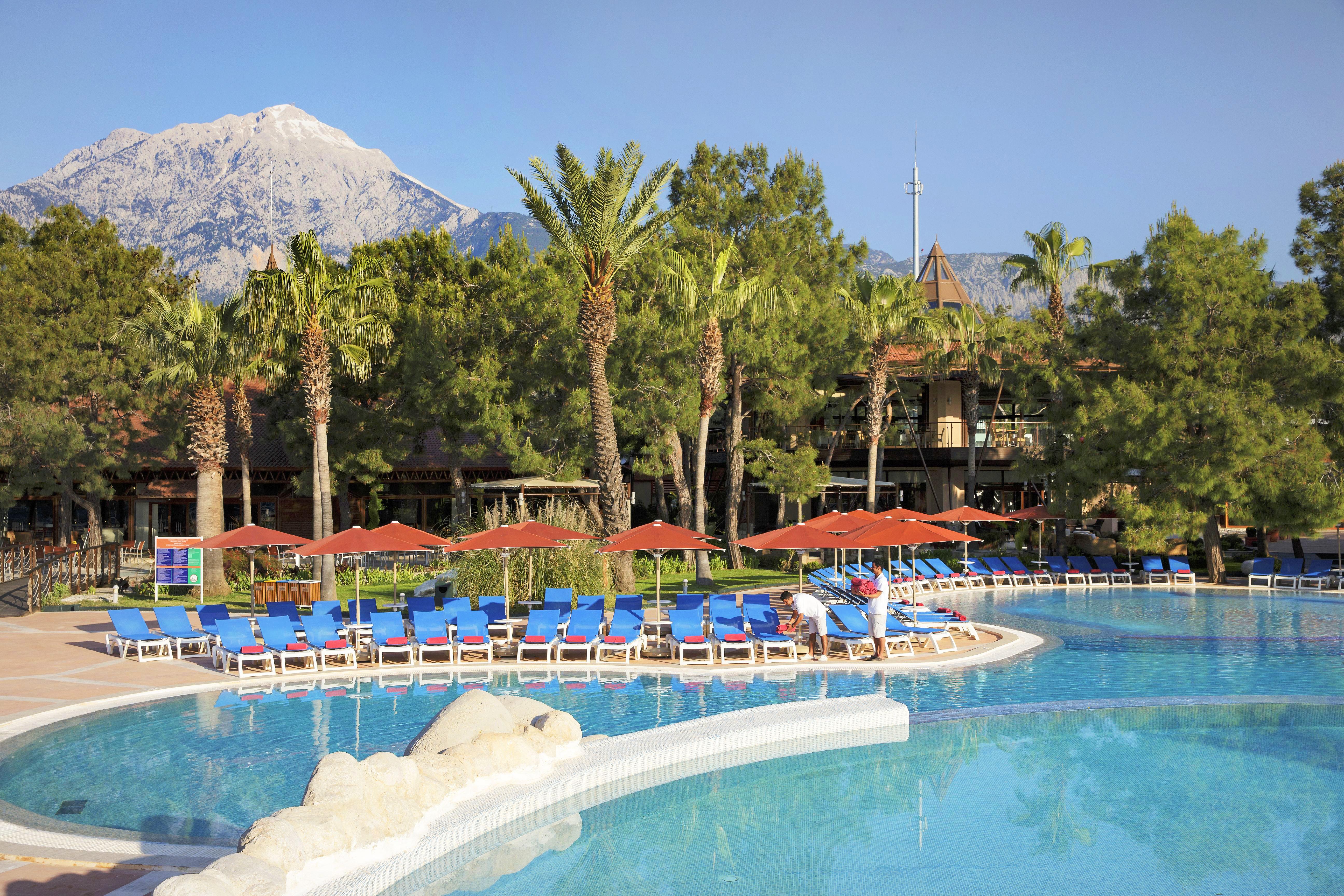 فندق مارتي ميرا تيكيروفا المظهر الخارجي الصورة Pool at the resort