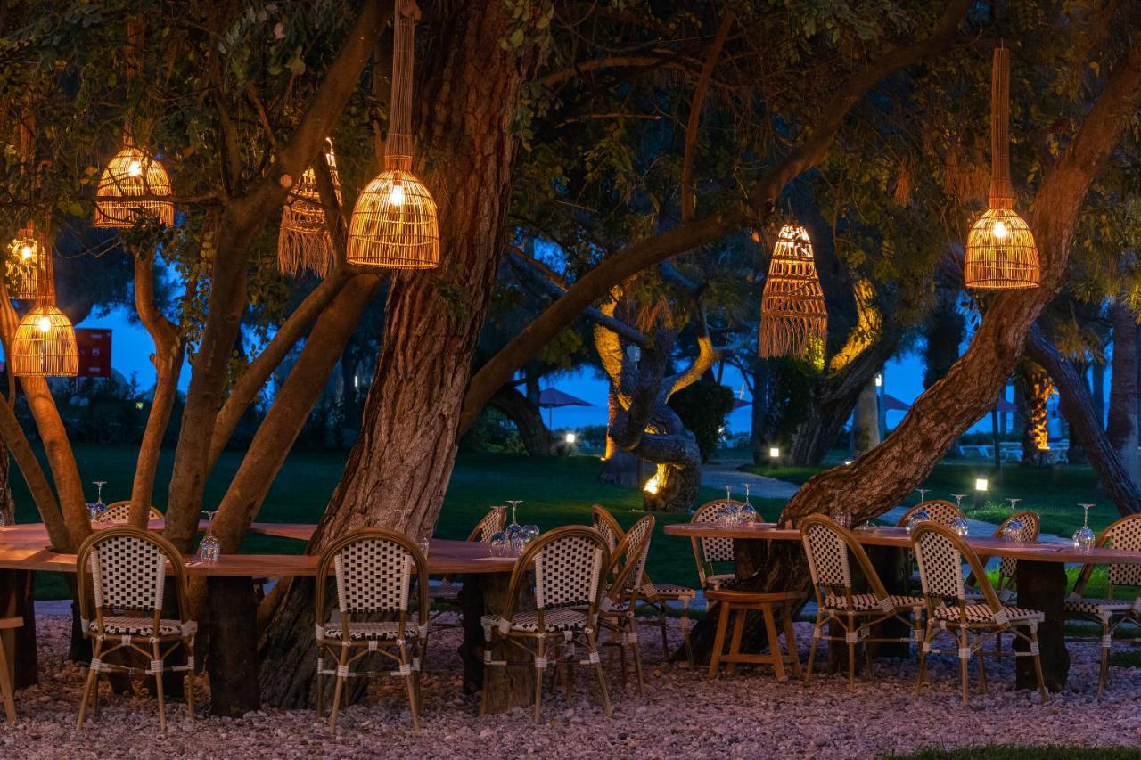 فندق مارتي ميرا تيكيروفا المظهر الخارجي الصورة The restaurant at the hotel