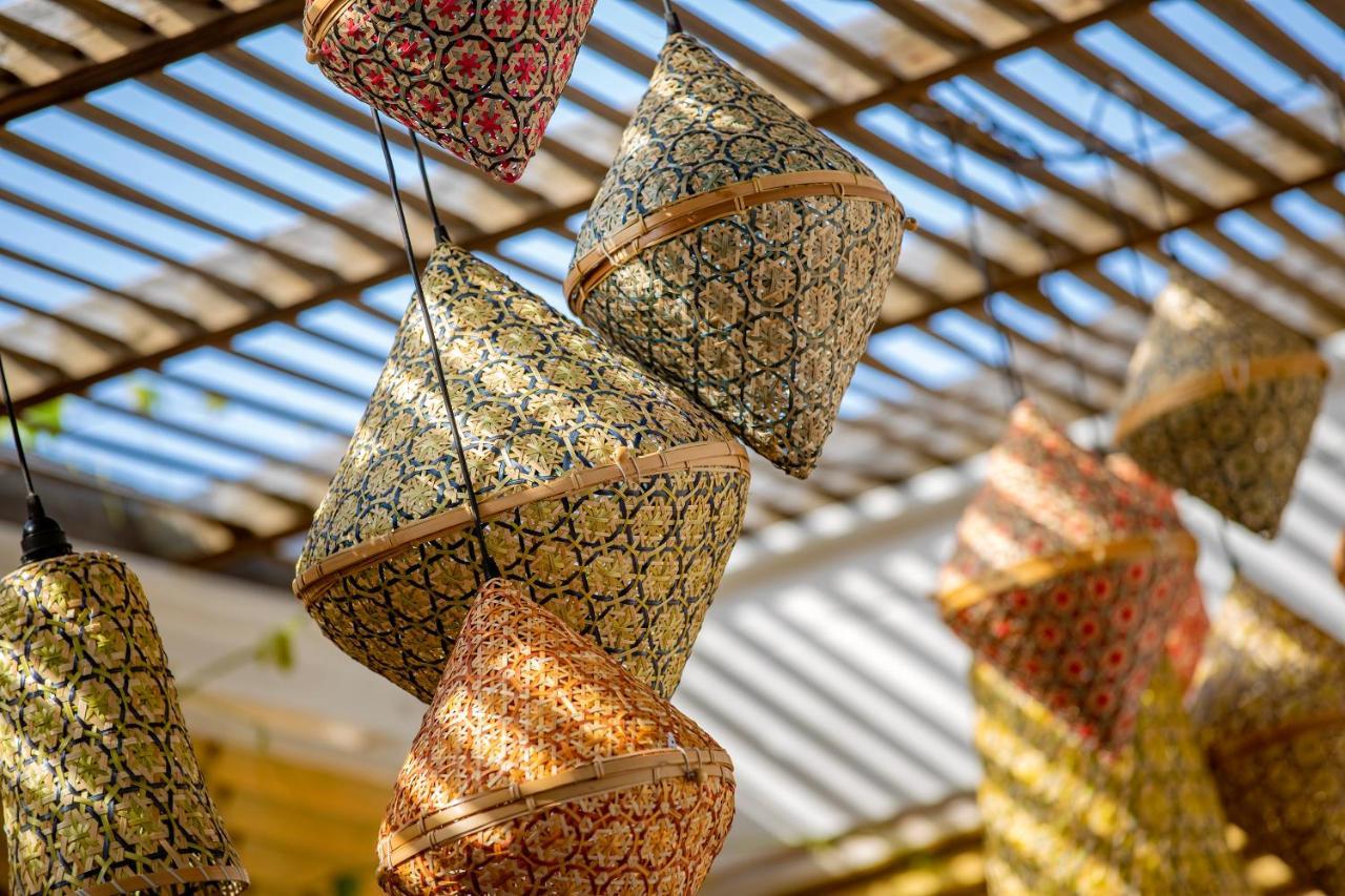 فندق مارتي ميرا تيكيروفا المظهر الخارجي الصورة Paper lanterns in Morocco