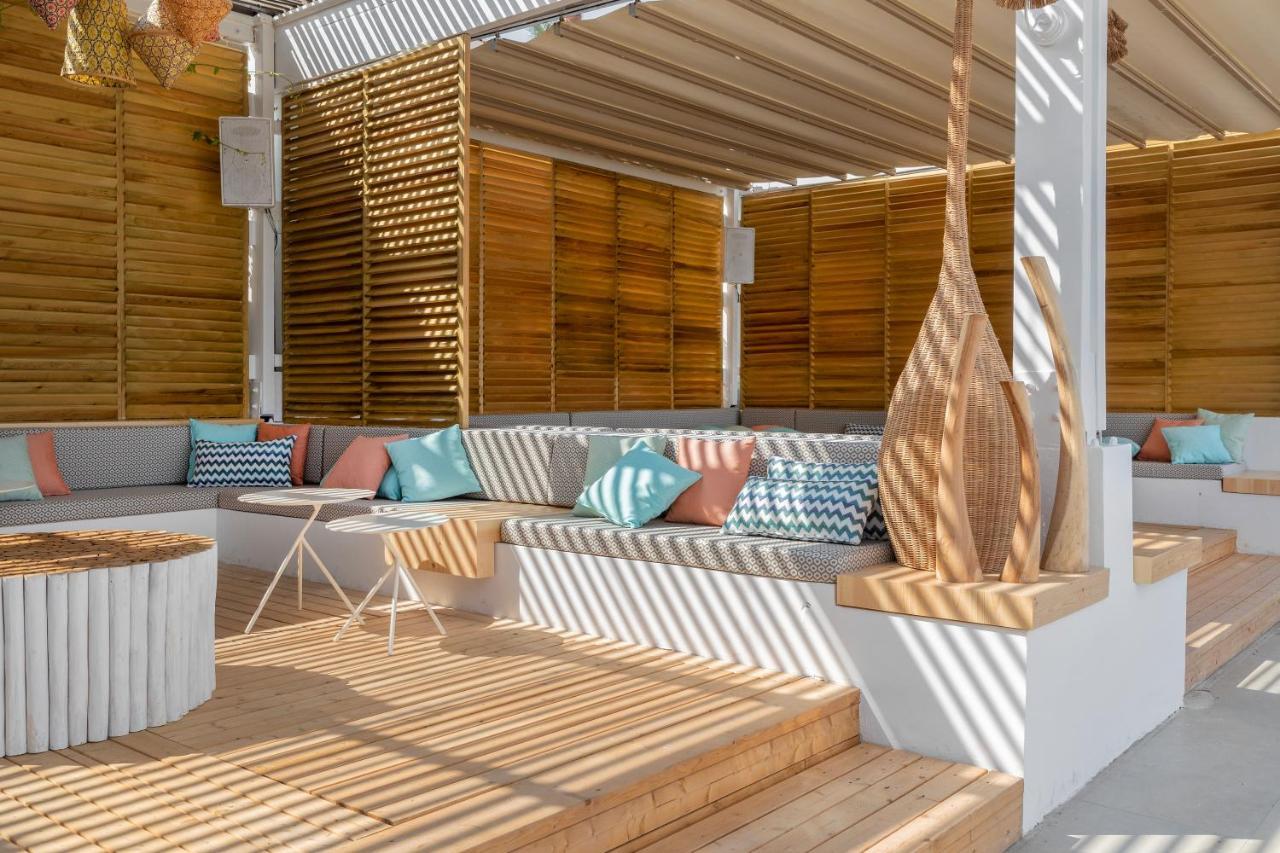 فندق مارتي ميرا تيكيروفا المظهر الخارجي الصورة The interior of the restaurant