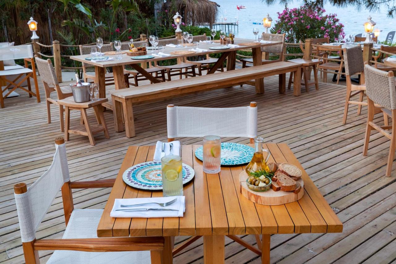 فندق مارتي ميرا تيكيروفا المظهر الخارجي الصورة Outdoor restaurant