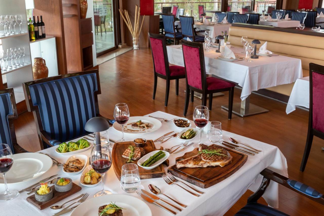فندق مارتي ميرا تيكيروفا المظهر الخارجي الصورة Restaurant