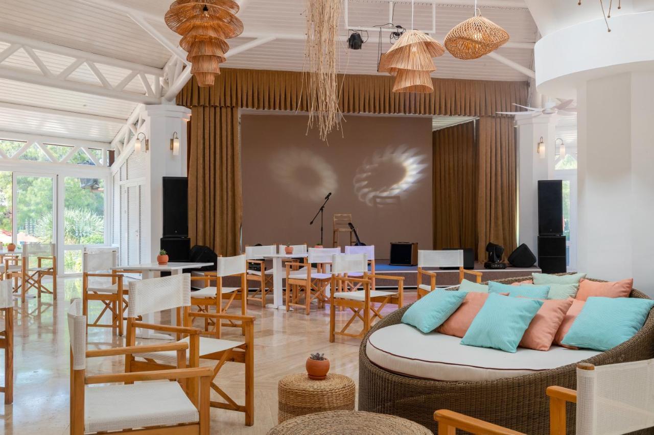 فندق مارتي ميرا تيكيروفا المظهر الخارجي الصورة The interior of the main building