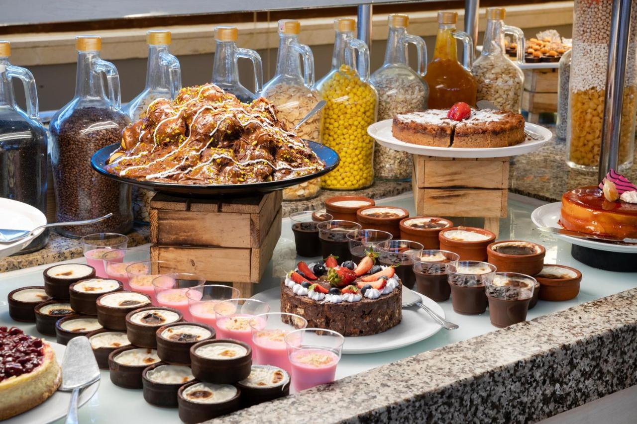 فندق مارتي ميرا تيكيروفا المظهر الخارجي الصورة A dessert buffet